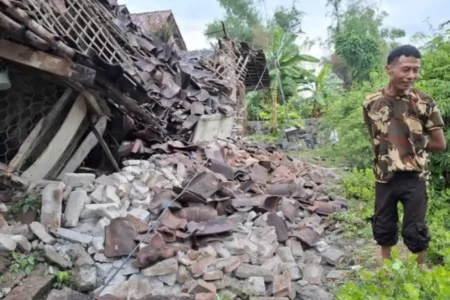 Kronologi Rumah Warga Magetan Ambruk Diterjang Hujan Deras