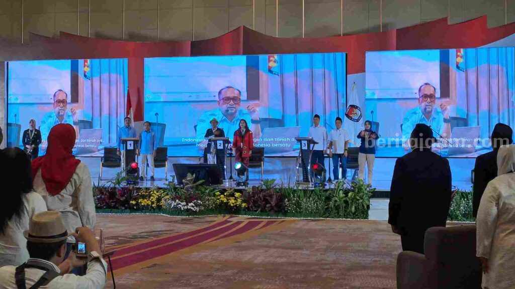 Visi 3 Paslon Dibeberkan Dalam Debat Publik Pertama Pilkada Kota Malang