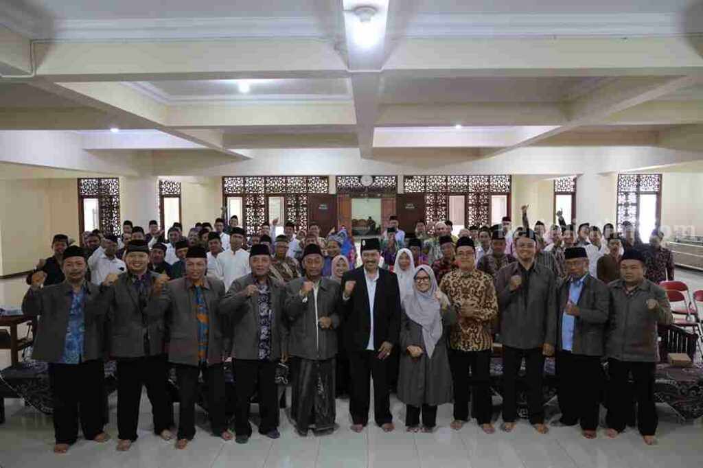 Pengurus Perwakilan Badan Wakaf Indonesia (BWI) Kota Kediri masa bakti 2023-2026 telah resmi dikukuhkan