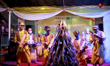 Festival Seni Bandeng Asap 2024 Digelar di Desa Cemandi