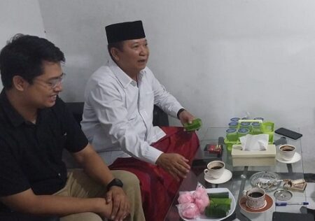 Kebiasaan Cabup Hendy Siswanto Salat Subuh Berjemaah Keliling Jember Selama 2 Tahun Akhirnya Terungkap di Kantor Bawaslu