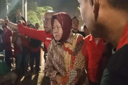 Dikeluhkan Warga Karna Sering Banjir, Risma Datangi Sungai di Kota Pasuruan