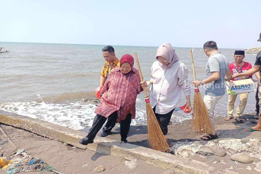Tri Rismaharini saat kunjungan kampanyenya ke Kabupaten Probolinggo, Senin (7/10).