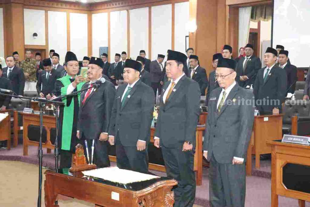 Usai Dilantik, Empat Pimpinan DPRD Gresik Janji Langsung Tancap Gas foto beritajatim