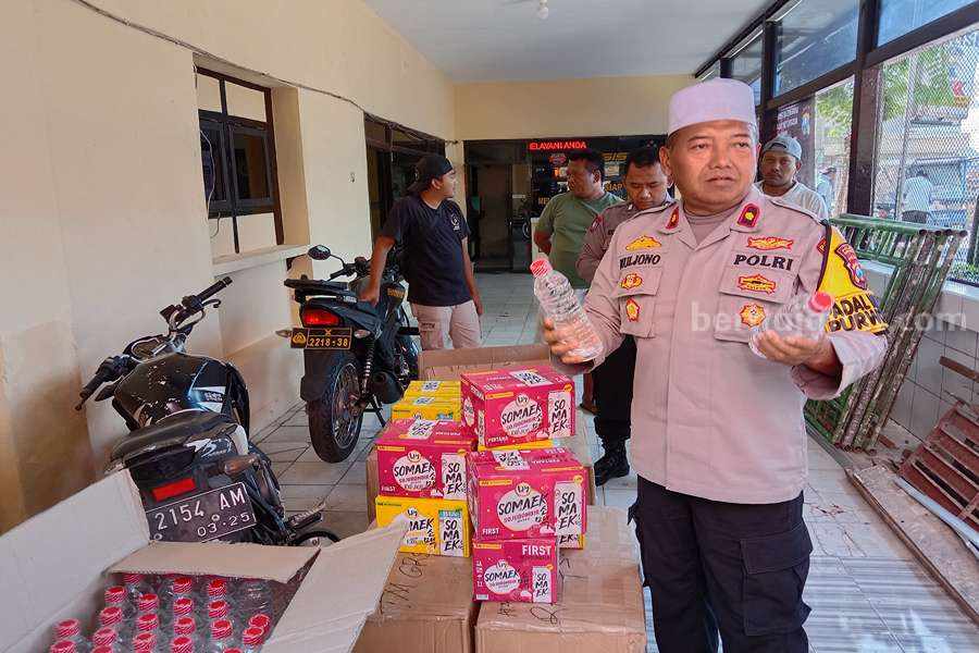 Polsek Purworejo Kota Pasuruan Gagalkan Pemdistribusian Ribuan Botol Miras Jenis Arak