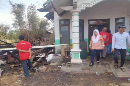 Ning Tiwi Beri Dukungan pada Korban Kebakaran Gudang Bawang di Probolinggo