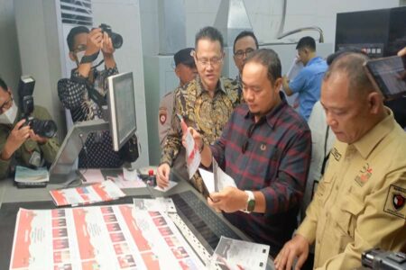 Ketua KPU RI Pastikan Kualitas Surat Suara Pilkada di Pasuruan