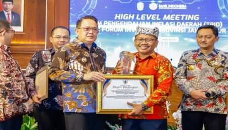 Sugirah Beber Kunci Banyuwangi Raih Tiga Besar TPID Tingkat Provinsi Jatim Sugirah Beber Kunci Banyuwangi Raih Tiga Besar TPID Tingkat Provinsi Jatim