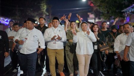 Cawali-Cawawali Kota Blitar nomor urut 2, Syauqul Muhibbin-Elim, Kamis (24/10/2024). (Foto : Winanto/beritajatim.com)