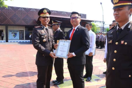 Kapolres Ngawi Beri Penghargaan 31 Anggota Berprestasi di Hari Sumpah Pemuda
