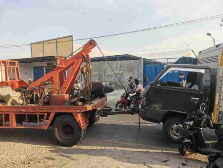 Kecelakaan Beruntun di Jalan Raya Cerme Gresik, 2 Nyawa Melayang foto beritajatim