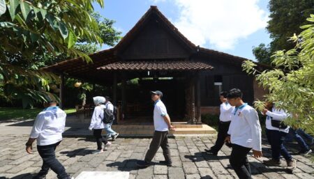 Forum Teknik Sipil Politeknik Se-Indonesia Studi Arsitektur Lokal di Banyuwangi