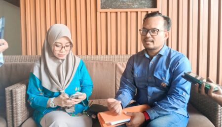 Debat Sengit Pilkada di Grup Facebook Bisa Dipidanakan, Bawaslu Bondowoso: Awasi Jarimu! Momentum Pemilihan Kepala Daerah (Pilkada) 2024 disambut masyarakat dengan antusias. Diskusi hingga perdebatan di grup media sosial tak terelakkan.
