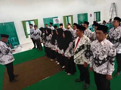 Teguh Sumarno Menang Gugatan, PGRI Bondowoso Lantik Pengurus Cabang Baru foto beritajatim