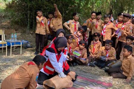 KSR PMI Pamekasan Berbagi Materi Pertolongan Pertama Bagi Pramuka
