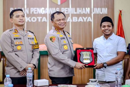 Jelang Pilkada Surabaya, Kapolrestabes Cek Kesiapan Logistik