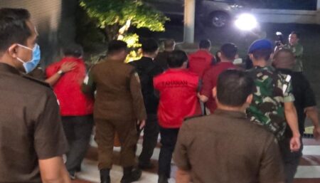 Tengah Malam, 3 Hakim Dijebloskan ke Rutan Kejati Jatim