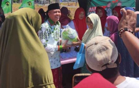 Tim Srikandi BERBAKTI Sosialisasikan Ra Baqir dan Taufadi Melalui Pasar Murah