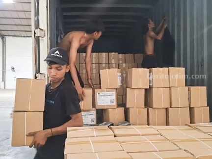 2 Juta Lebih Surat Suara Pilwali Surabaya Tiba di Gudang Logistik KPU foto beritajatim