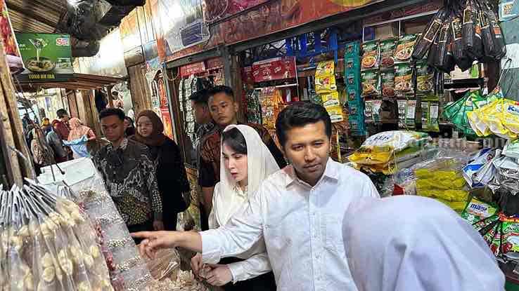 Sambangi Pasar Lawang Malang, Emil Dardak Disambut Meriah Para Pedagang dan Masyarakat