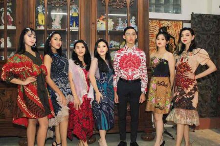 Dennis Promotion Management dan Mirota Batik Surabaya Ajak Lestarikan Batik Indonesia