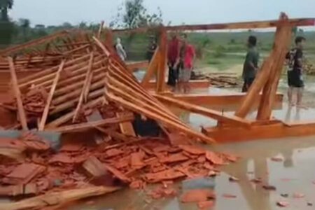 Pendopo Mojodelik Bojonegoro Roboh Diterjang Angin Kencang