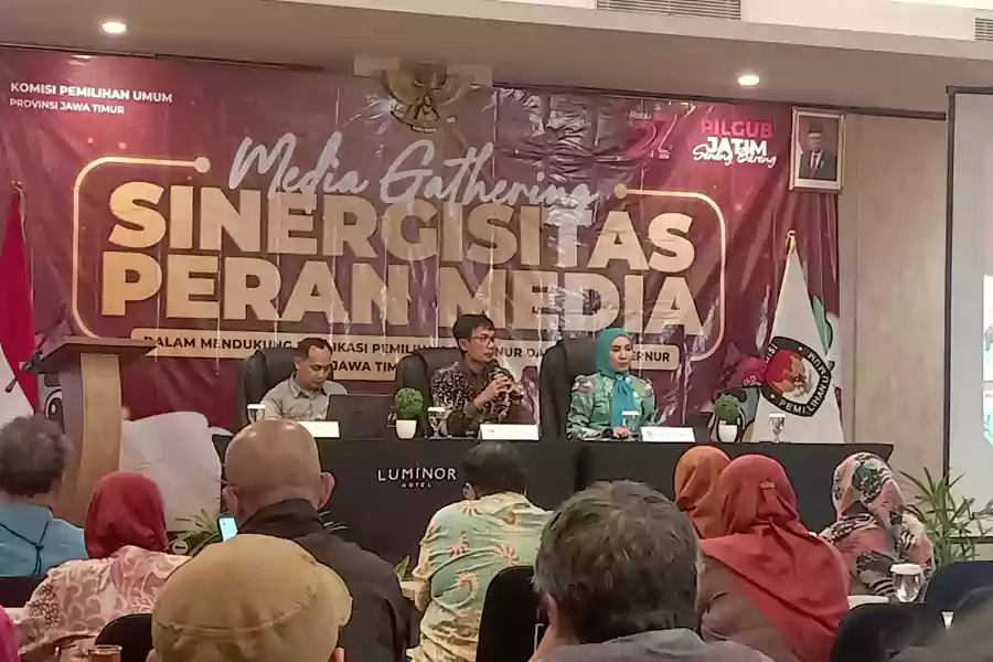 Komisi Pemilihan Umum (KPU) Provinsi Jawa Timur saat mengumumkan jadwal dan tempat kampanye akbar.