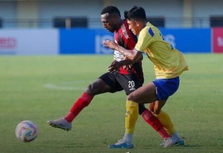 Gresik United Ditahan Imbang Persipura Tanpa Gol