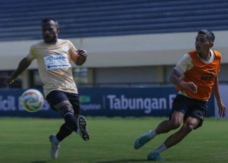 Persipura Berambisi Curi Poin di Kandang Gresik United
