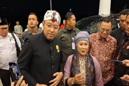 Pasangan Luman Datang Pertama dalam Debat Pilgub Jatim 2024 Luluk Lukman