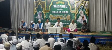 Menyejukkan, Cawabup Firjaun Barlaman Sibuk Layani Undangan Warga Jember untuk Pengajian