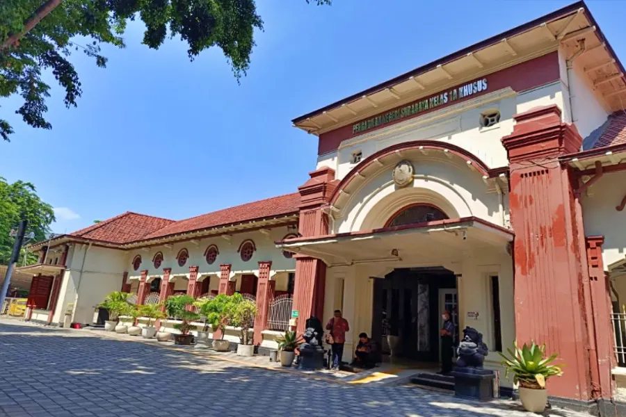 PN Surabaya