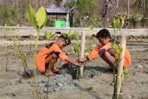 Sedekah Oksigen, Cara Siswa SMP di Sumenep Rayakan Hari Santri