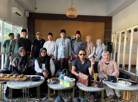 Cabup Banyuwangi Ipuk Sowan ke Gus Thuba, Doanya Kebaikan Masa Depan