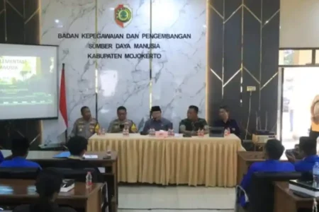 ‘Ngopi Bareng’ Mahasiswa, Ini Kata Pjs Bupati Mojokerto foto beritajatim