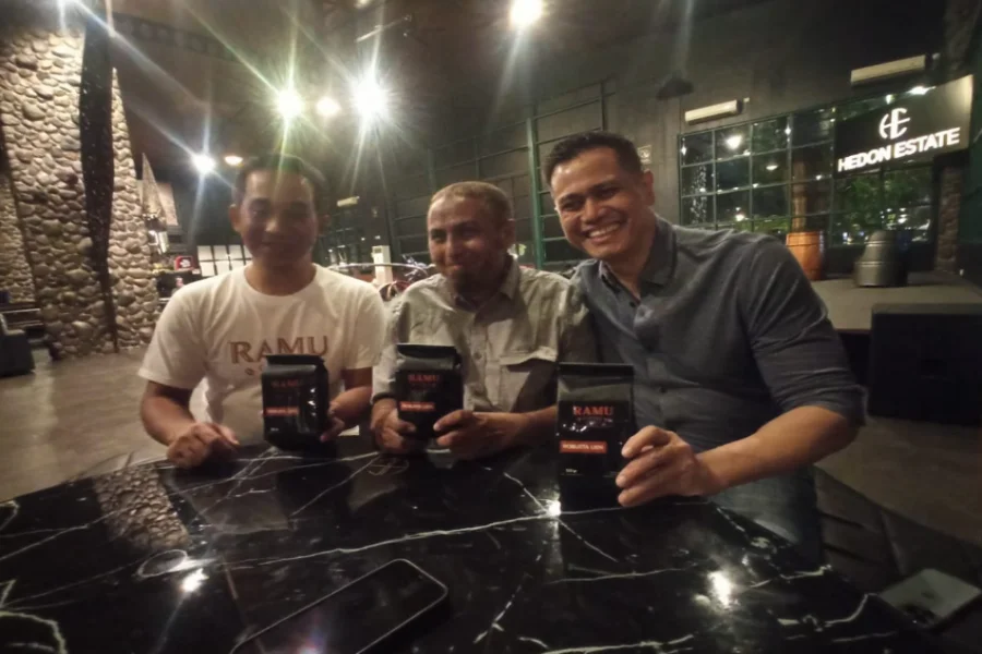Kepalanya Pernah Dibanderol Rp150 Miliar, Kini Umar Patek Jadi Peracik Kopi Bondowoso Ramu Kopi
