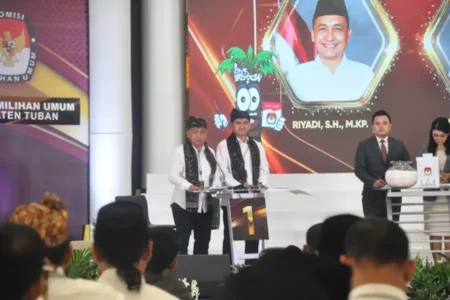 Riyadi-Wafi Tampil Percaya Diri di Debat Perdana Pilkada Tuban foto beritajatim