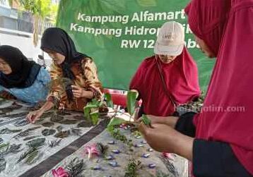 Emak-emak Surabaya Sulap Sampah Daun Jadi Batik Cantik, Lingkungan Terjaga Ekonomi Bertambah