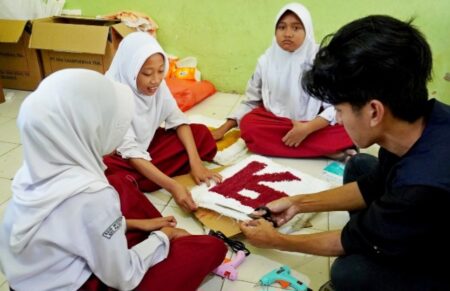 UM Kembangkan Playmat Interaktif Berbasis STEAM di Sekolah Pesisir Pacitan