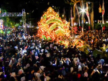 Kirab Maskot Pilkada 2024 Meriah, KPU Jatim Minta Masyarakat Datang ke TPS