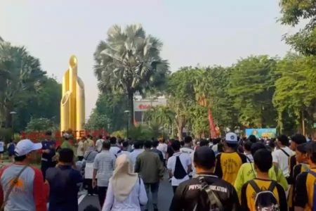 Jalan Sehat Hari Santri Nasional 2024 di Surabaya, Hadiah Umrah hingga Hiburan Nisya Sabyan