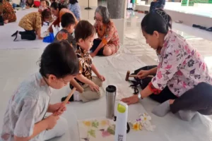 Keceriaan Hari Batik Nasional di KB-TK Tarakanita Surabaya dengan Lomba Ecoprint TK Tarakanita Surabaya