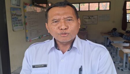Respon Kepala SMPN 1 Ngimbang Lamongan Soal Beredarnya Video Guru Tak Berani Tegur Siswa Zaenuri, Kepala SMP Negeri 1 Ngimbang.