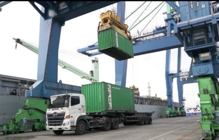 Arus Peti Kemas di Ambon Tumbuh 5%, Tantangan Logistik dan Potensi Pertumbuhan