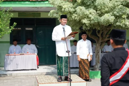 Yuhronur Cabup Lamongan Sebut Hari Santri Nasional Jadi Momen Perkuat Persatuan dan Kesatuan Yuhronur Efendi
