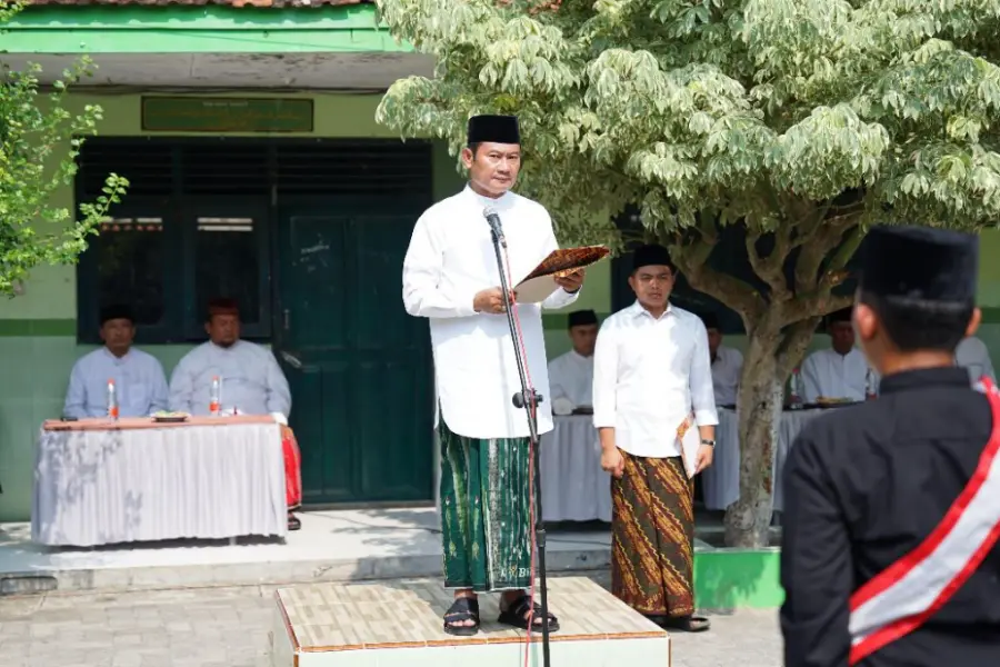 Yuhronur Cabup Lamongan Sebut Hari Santri Nasional Jadi Momen Perkuat Persatuan dan Kesatuan Yuhronur Efendi