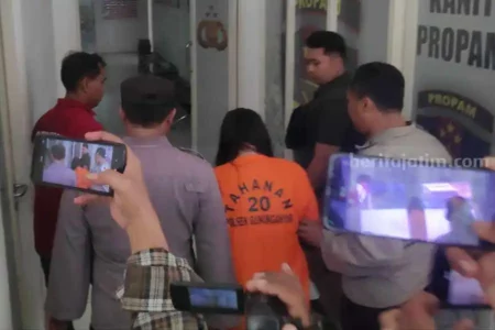 Wanita Begal Driver Taksi Online di Surabaya belum Diperiksa Kejiwaan foto berita jatim