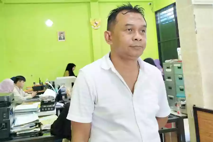 Pengusaha Zaiful Imron Mustafa mengeluhkan lambatnya penerbitan sertifikat tanah.