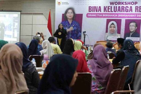 Buka Workshop Bina Keluarga Remaja, Pj Wali Kota Kediri Bicara Tentang Pernikahan Dini