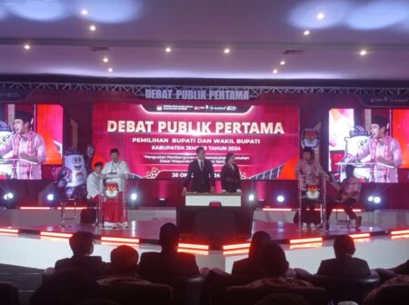 Gus Fawait-Djoko Kompak Tutup Debat Publik dengan Misi Berantas Kemiskinan di Jember Suasana Debat Publik di Jember